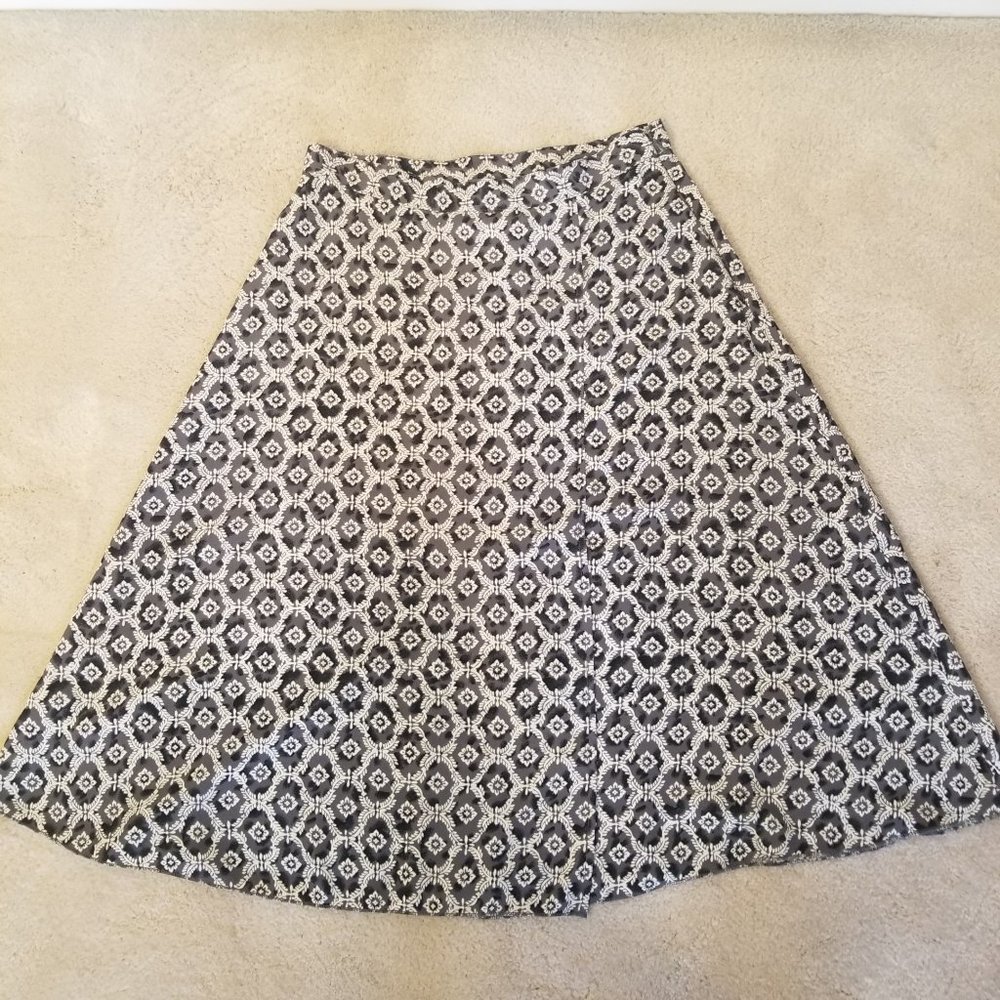 A-LINE BLACK & WHITE WOMENS PRINT SKIRT SAG HARBOR FRONT PLEAT 4 PETITE